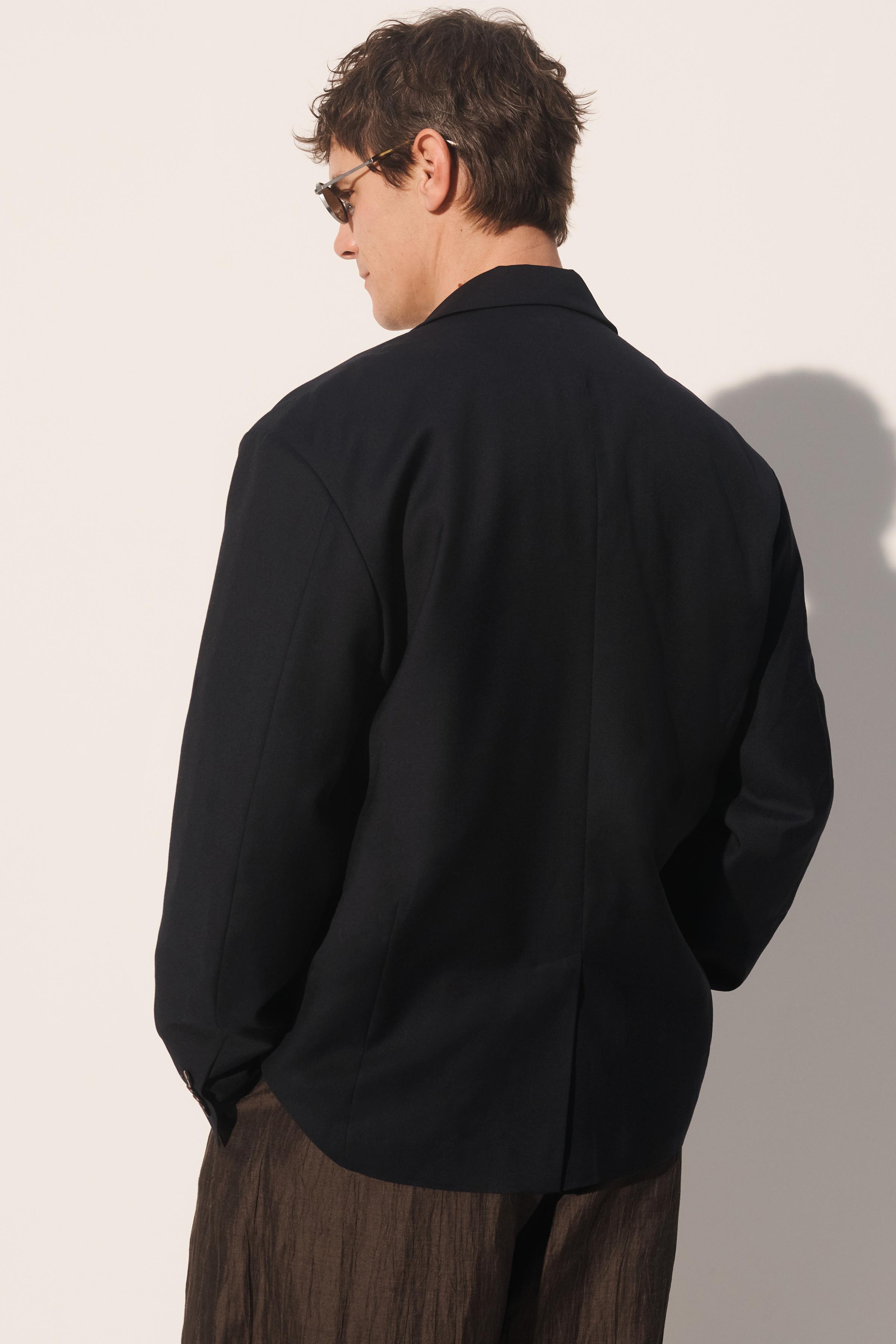 RELAXED FIT CONTRAST EMBROIDERED BLAZER